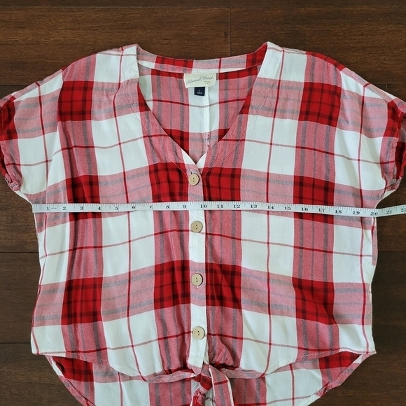 Universal Thread Red & White Plaid Tie Front Button-Up V-Neck Top Women's Size S - Picture 6 of 7